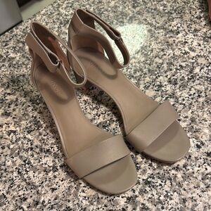 Vince grey leather sandals